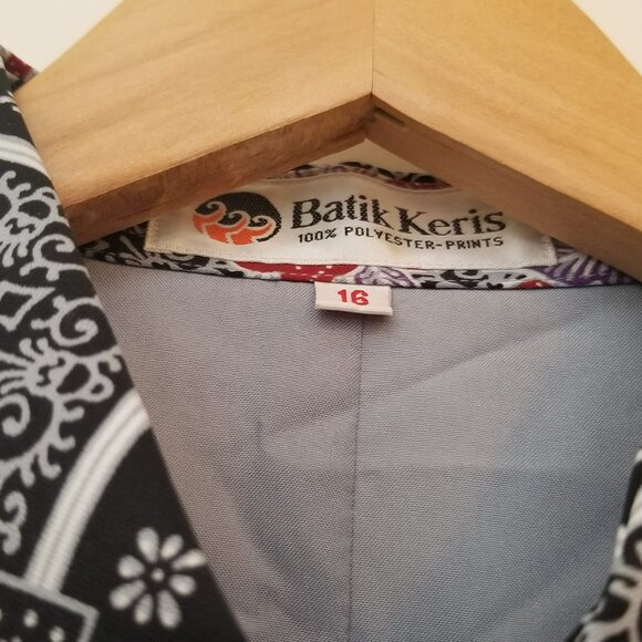 Batik Keris - Short Sleeve Button-up Shirt - Picture 4 of 5